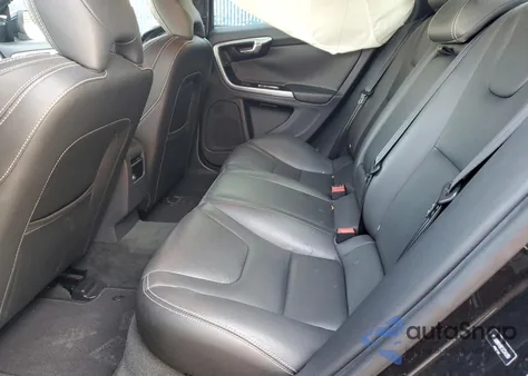 2015 Volvo S60 Premier из США, поврежденный, VIN YV140MFK0F2354299